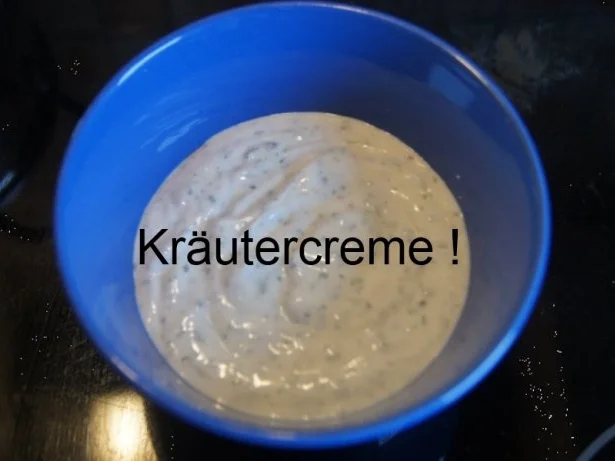 Sesamdrillinge mit Lachs, Senf-Honig-Sauce mit Dill und Kräutercreme - Rezept - Bild Nr. 4