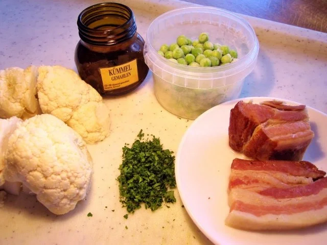 Rezept: Blumenkohlsuppe mit Markklößchen Bild Nr. 2 Blumenkohlsuppe mit Markklößchen - Rezept - Bild Nr. 2