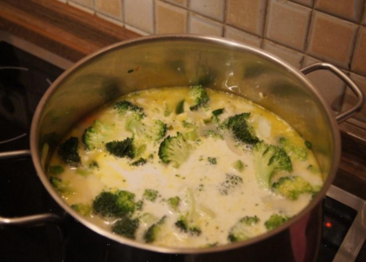 Pikante Gemüsesuppe mit Kokosmilch und Hähnchenbrustfilet - Rezept - Bild Nr. 10