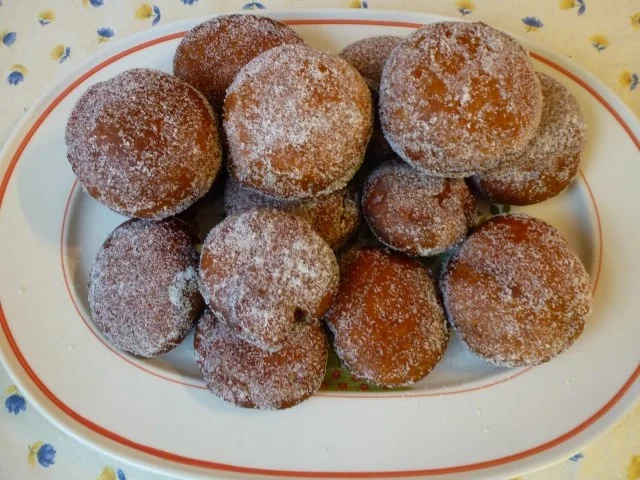 Rezept: Gefüllte Rosenmontags-Kräppel Gefüllte Rosenmontags-Kräppel - Rezept