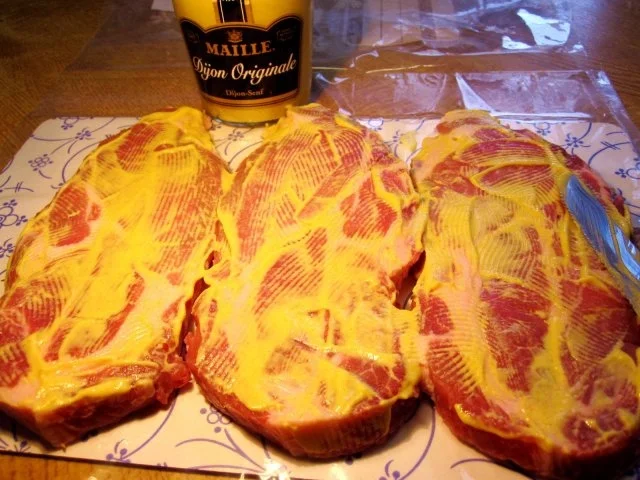 Rezept: Panierte Nackenscheiben sind saftig und zart zugleich ... Bild Nr. 2 Panierte Nackenscheiben sind saftig und zart zugleich ... - Rezept - Bild Nr. 2