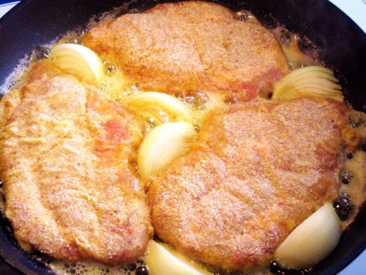 Panierte Nackenscheiben sind saftig und zart zugleich ... - Rezept - Bild Nr. 5