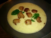 Kohlrabicremesuppe mit Brätbällchen - Rezept