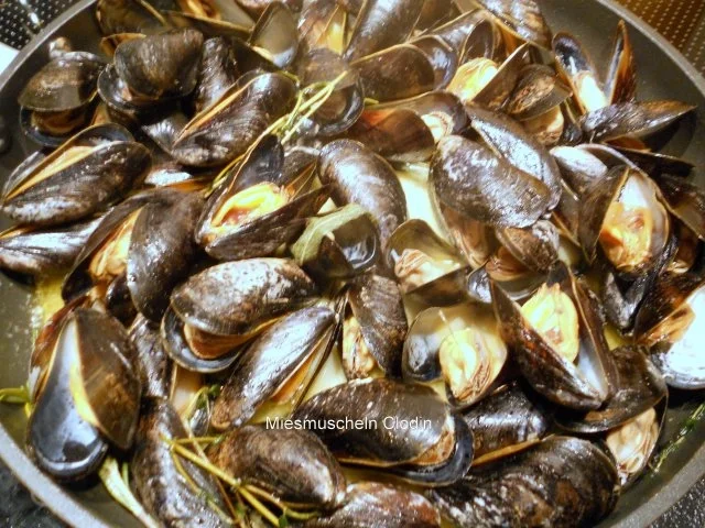 Miesmuscheln mit frischen Kräutern - Rezept