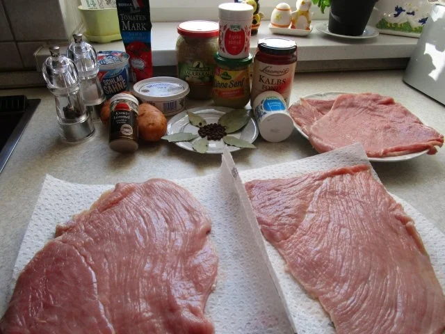 Rezept: Sauerkraut mal eingepackt in Schweinsroulade Bild Nr. 2 Sauerkraut mal eingepackt in Schweinsroulade - Rezept - Bild Nr. 2