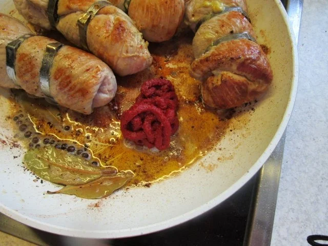 Rezept: Sauerkraut mal eingepackt in Schweinsroulade Bild Nr. 13 Sauerkraut mal eingepackt in Schweinsroulade - Rezept - Bild Nr. 13