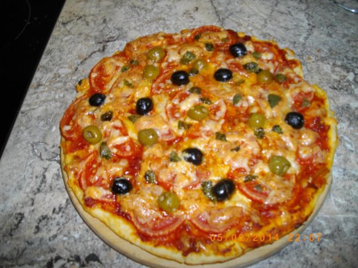 Bilder für Tomaten-Mozzarella-Pizza - Rezept