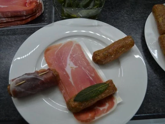 Rezept: Salbei-Fleischröllchen Salbei-Fleischröllchen - Rezept