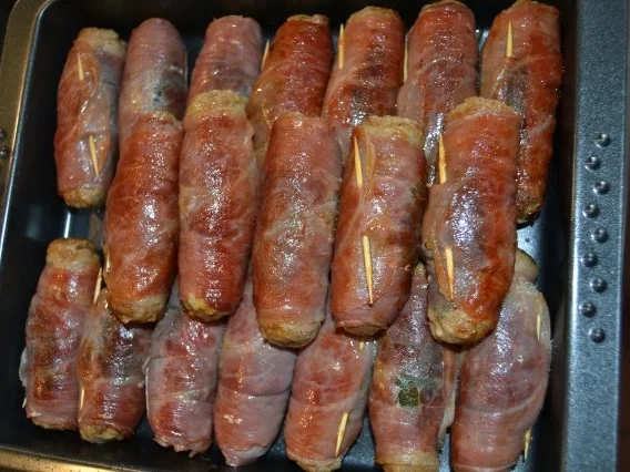 Rezept: Salbei-Fleischröllchen Bild Nr. 2 Salbei-Fleischröllchen - Rezept - Bild Nr. 2