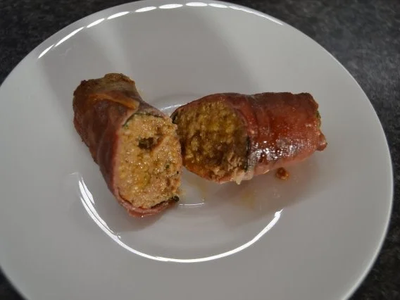 Rezept: Salbei-Fleischröllchen Bild Nr. 3 Salbei-Fleischröllchen - Rezept - Bild Nr. 3