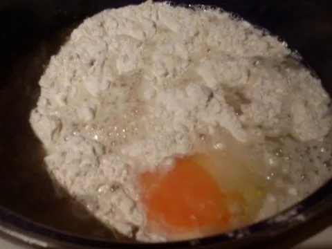 Rezept: Wareniki mit Creme Fraiche Wareniki mit Creme Fraiche - Rezept