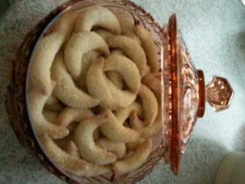 Rezept: Vanillekipferl, ergibt ca 40 St. - je nach geformter Größe Vanillekipferl, ergibt ca 40 St. - je nach geformter Größe - Rezept