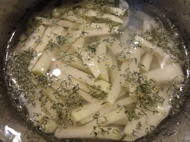 Rezept: Gemüse: KOHLRABISTIFTE in Sahne-Dill-Sauce Bild Nr. 2 Gemüse: KOHLRABISTIFTE in Sahne-Dill-Sauce - Rezept - Bild Nr. 2