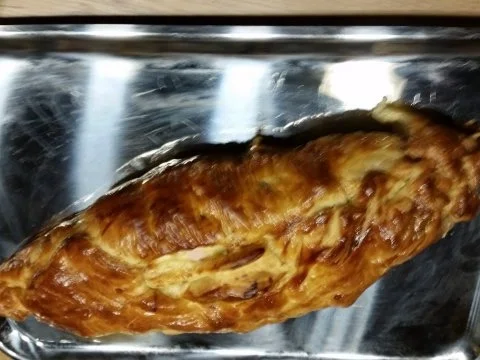 Gefülltes Schweinefilet im Blätterteig mit Bratkartoffeln - Rezept - Bild Nr. 2