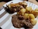 Gefülltes Schweinefilet im Blätterteig mit Bratkartoffeln - Rezept