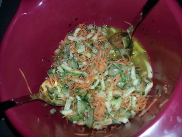 Fischbällchen mit süß saurem Salat - Rezept - Bild Nr. 4