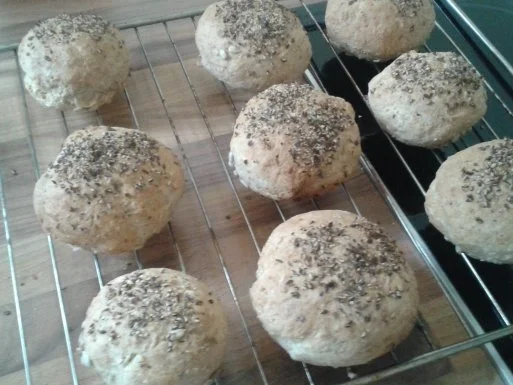 Dinkel-Weizen-Brötchen mit Vollkorn und Körnern - Rezept - Bild Nr. 3