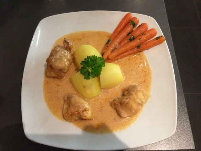 Rezept: Paprikahähnchen - wie bei Omi :-) Bild Nr. 2 Paprikahähnchen - wie bei Omi :-) - Rezept - Bild Nr. 2