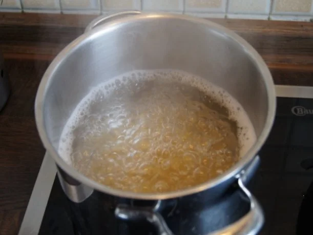 Rezept: Hörnchennudeln mit Tomaten-Thunfisch-Sauce Bild Nr. 3 Hörnchennudeln mit Tomaten-Thunfisch-Sauce - Rezept - Bild Nr. 3