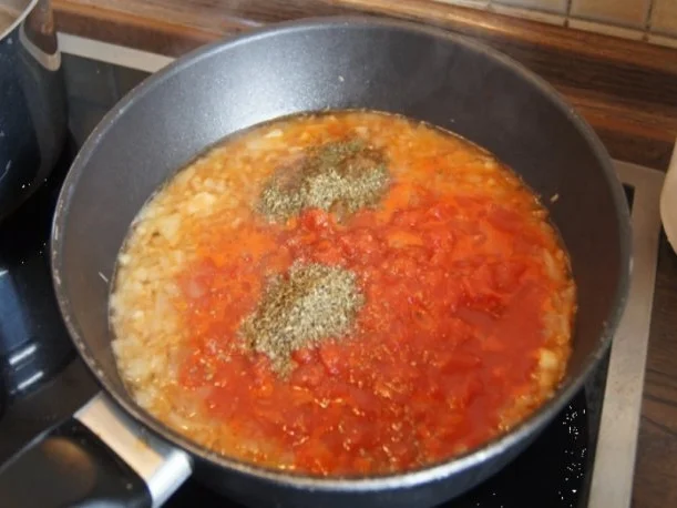 Rezept: Hörnchennudeln mit Tomaten-Thunfisch-Sauce Bild Nr. 8 Hörnchennudeln mit Tomaten-Thunfisch-Sauce - Rezept - Bild Nr. 8