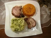 Spanferkelrücken mit Meerrettich-Wirsing und Kürbispüree - Rezept