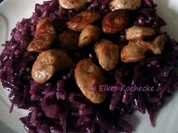 Rotkohlrisotto mit Würstchen - Rezept