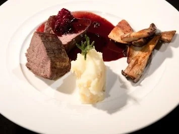 Rezept: Wachtelbrüstchen in Brombeer-Brandy-Schokoladensauce (Jörg Glaubig) Wachtelbrüstchen in Brombeer-Brandy-Schokoladensauce (Jörg Glaubig) - Rezept