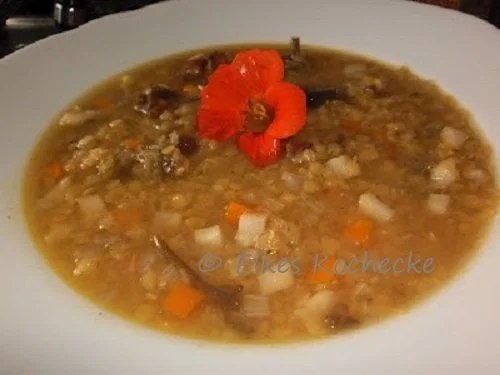 Rezept: Rote Linsensuppe mit Datteln Rote Linsensuppe mit Datteln - Rezept