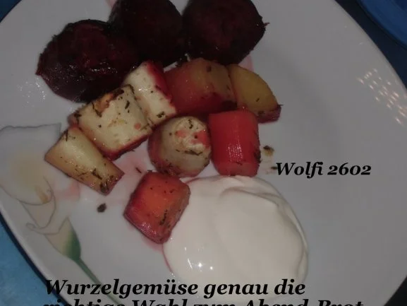 Rezept: Gemüse : Ofengebackenes Gemüse "Pastinake, Karotte, Rote Beete, Kartoffel" Vegetarisch Gemüse : Ofengebackenes Gemüse "Pastinake, Karotte, Rote Beete, Kartoffel" Vegetarisch - Rezept