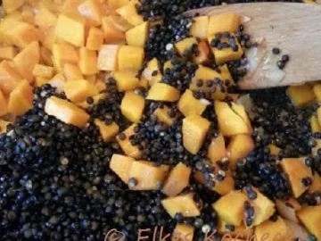 Hähnchenschenkel auf Kürbis-Linsen-Ragout - Rezept - Bild Nr. 3