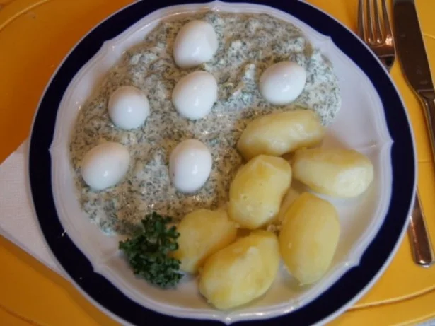 Wachteleier auf Frankfurter Grüne Soße mit gepellten Drillingen - Rezept