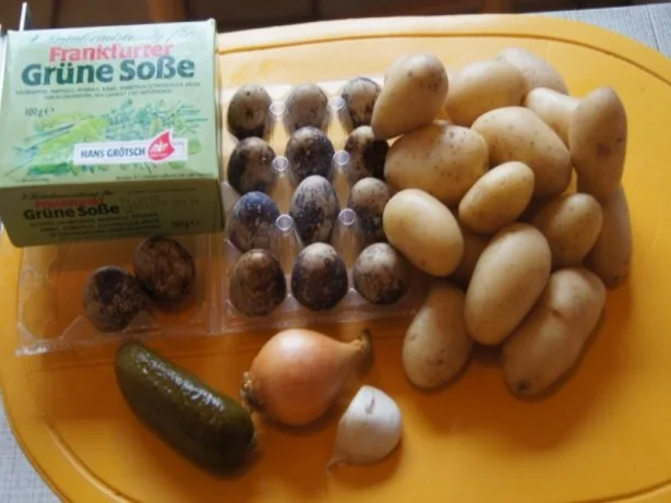 Wachteleier auf Frankfurter Grüne Soße mit gepellten Drillingen - Rezept - Bild Nr. 2