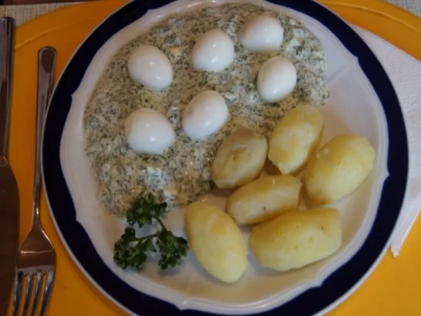 Wachteleier auf Frankfurter Grüne Soße mit gepellten Drillingen - Rezept - Bild Nr. 7