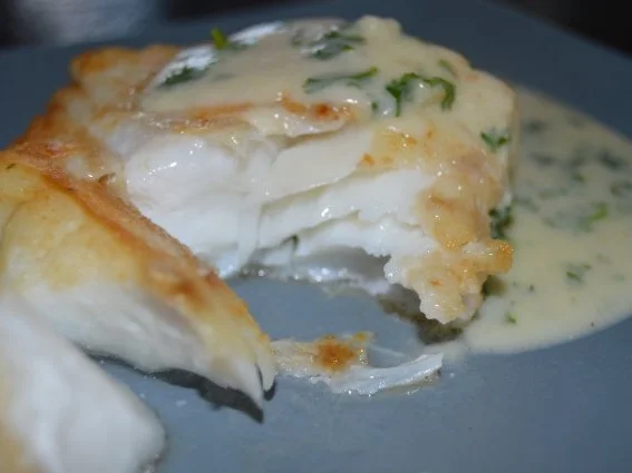 Mehlierte Dorschfilets an Petersiliensoße und Salzkartoffeln - Rezept - Bild Nr. 2