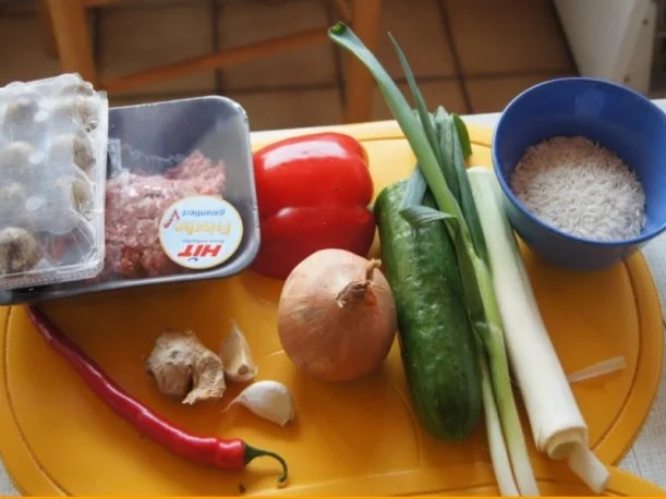 Rezept: Wachteleier-Mettbällchen auf Gemüsereis Bild Nr. 2 Wachteleier-Mettbällchen auf Gemüsereis - Rezept - Bild Nr. 2