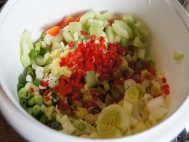 Rezept: Wachteleier-Mettbällchen auf Gemüsereis Bild Nr. 8 Wachteleier-Mettbällchen auf Gemüsereis - Rezept - Bild Nr. 8