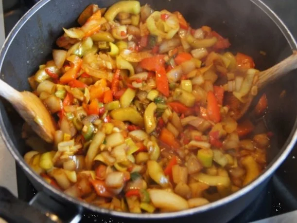 Rezept: Wachteleier-Mettbällchen auf Gemüsereis Bild Nr. 11 Wachteleier-Mettbällchen auf Gemüsereis - Rezept - Bild Nr. 11