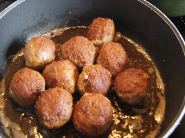 Rezept: Wachteleier-Mettbällchen auf Gemüsereis Bild Nr. 7 Wachteleier-Mettbällchen auf Gemüsereis - Rezept - Bild Nr. 7