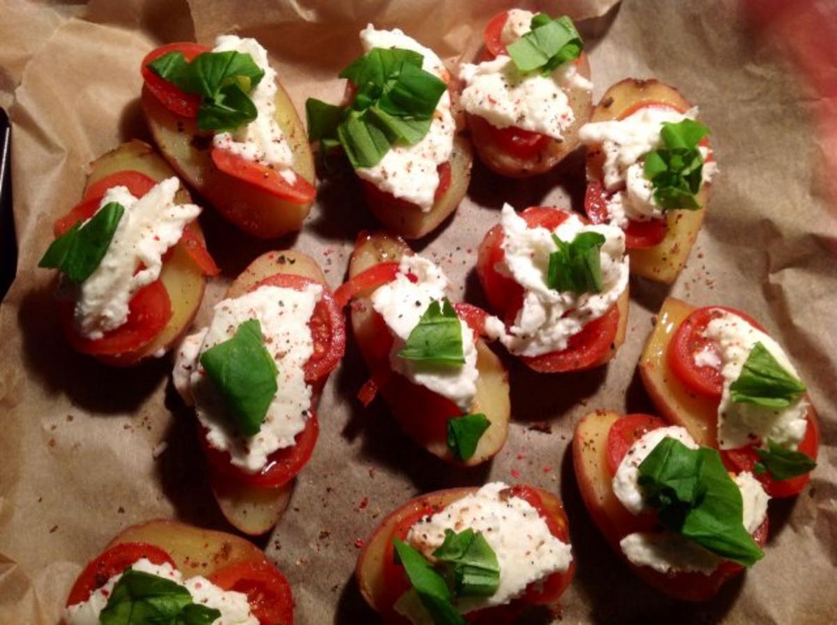 Ofenkartoffeln mit Tomate Mozzarella und ein Quark-Dip - Rezept - Bild Nr. 4