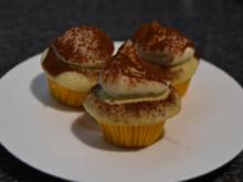 Eierlikör-Cupcakes mit Tiramisucreme - Rezept