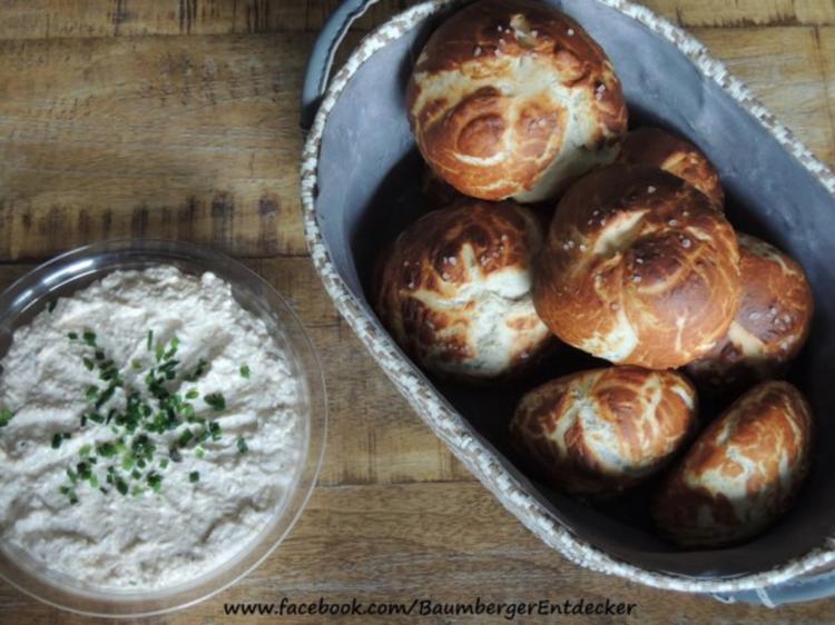 Laugenbrötchen - Rezept mit Bild - kochbar.de