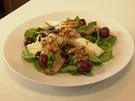 Salat der Saison mit gebackenem Ziegenkäse, Birne und Walnuss (Vorspeise Christian Polanc) - Rezept