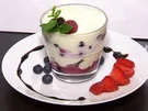 Rezept: Vanille-Mascarpone-Creme mit frischen Beeren (Nachspeise Christian Polanc) Vanille-Mascarpone-Creme mit frischen Beeren (Nachspeise Christian Polanc) - Rezept