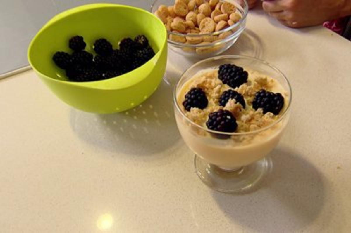 Bilder für Dollys Brombeer Trifle (Nachspeise Tanja Szewczenko) - Rezept