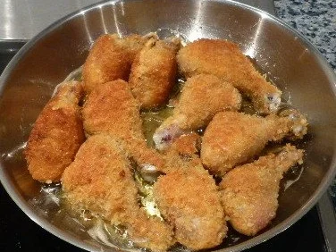 Rezept: Scharfe Knusperkeulchen mit Bulgursalat Bild Nr. 4 Scharfe Knusperkeulchen mit Bulgursalat - Rezept - Bild Nr. 4