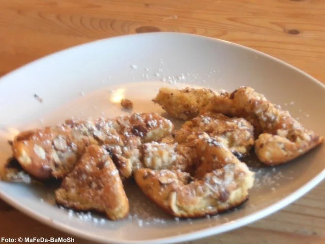 Rezept: Nuss-Schmarren Bild Nr. 2 Nuss-Schmarren - Rezept - Bild Nr. 2