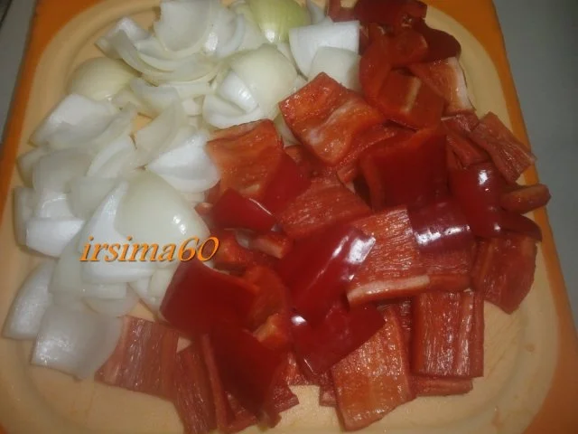 Pikantes Rindfleisch mit Paprika und Zwiebeln - Rezept - Bild Nr. 4