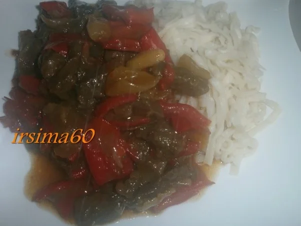 Pikantes Rindfleisch mit Paprika und Zwiebeln - Rezept - Bild Nr. 8