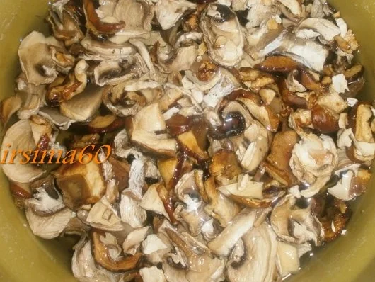 Rezept: Kartoffelsuppe von roten Kartoffeln mit getrockneten Steinpilzen Bild Nr. 3 Kartoffelsuppe von roten Kartoffeln mit getrockneten Steinpilzen - Rezept - Bild Nr. 3