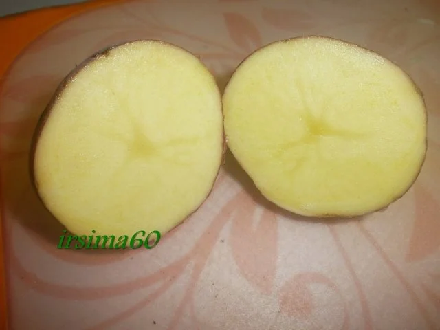 Rezept: Kartoffelsuppe von roten Kartoffeln mit getrockneten Steinpilzen Bild Nr. 5 Kartoffelsuppe von roten Kartoffeln mit getrockneten Steinpilzen - Rezept - Bild Nr. 5